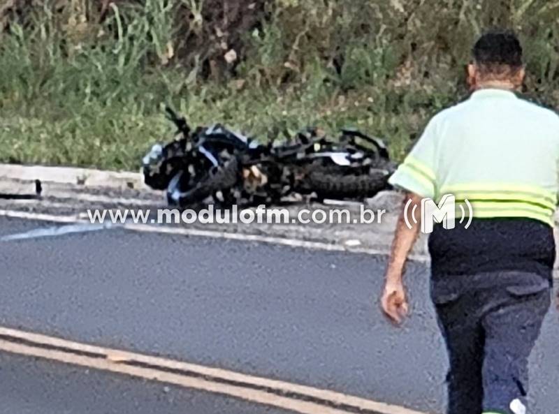 Grave Acidente Entre Motocicleta E Carro Deixa Dois Mortos Na MGC 462